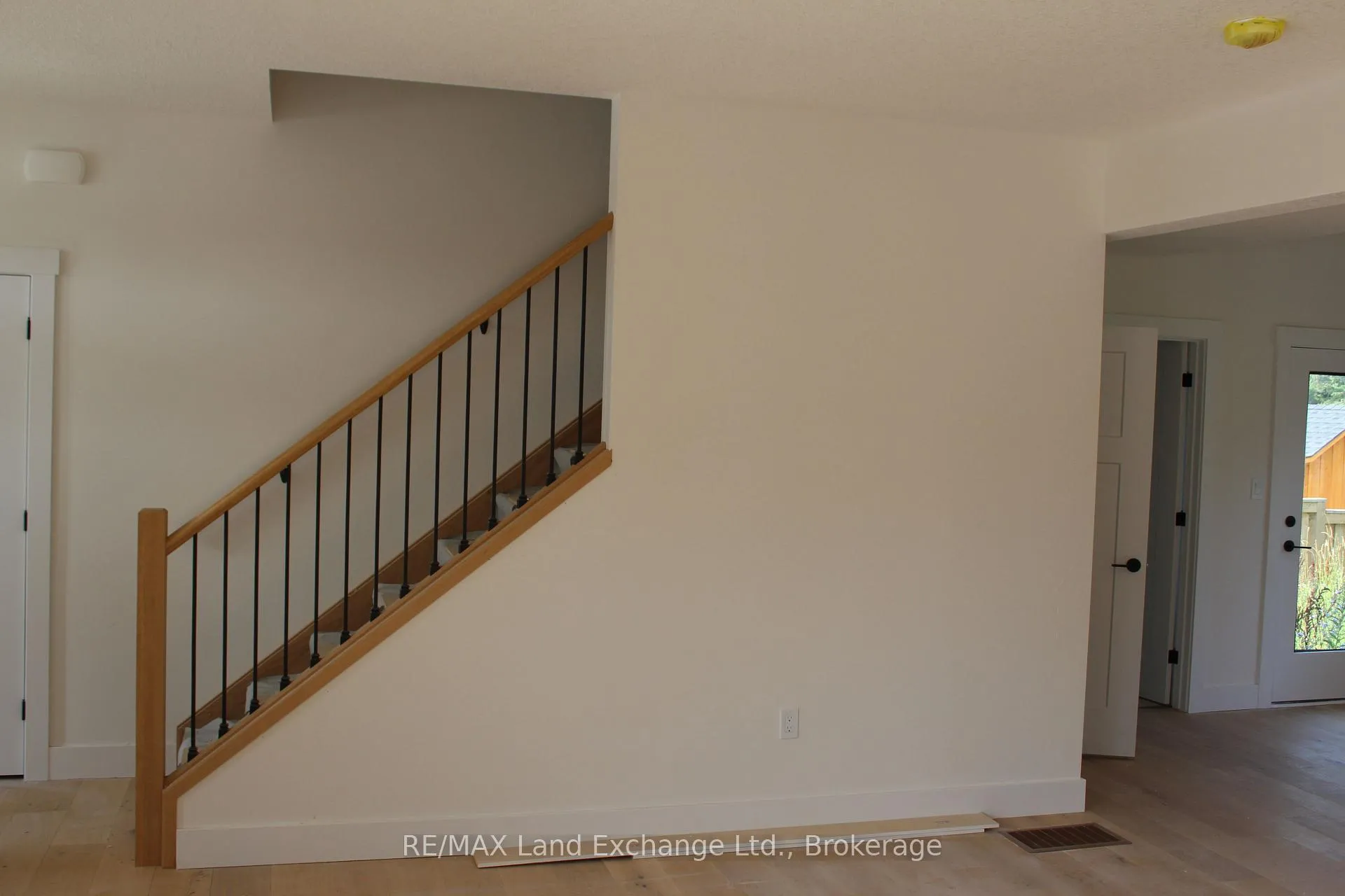 Photo 6 of 766 Campbell Avenue, Kincardine — HOMEH