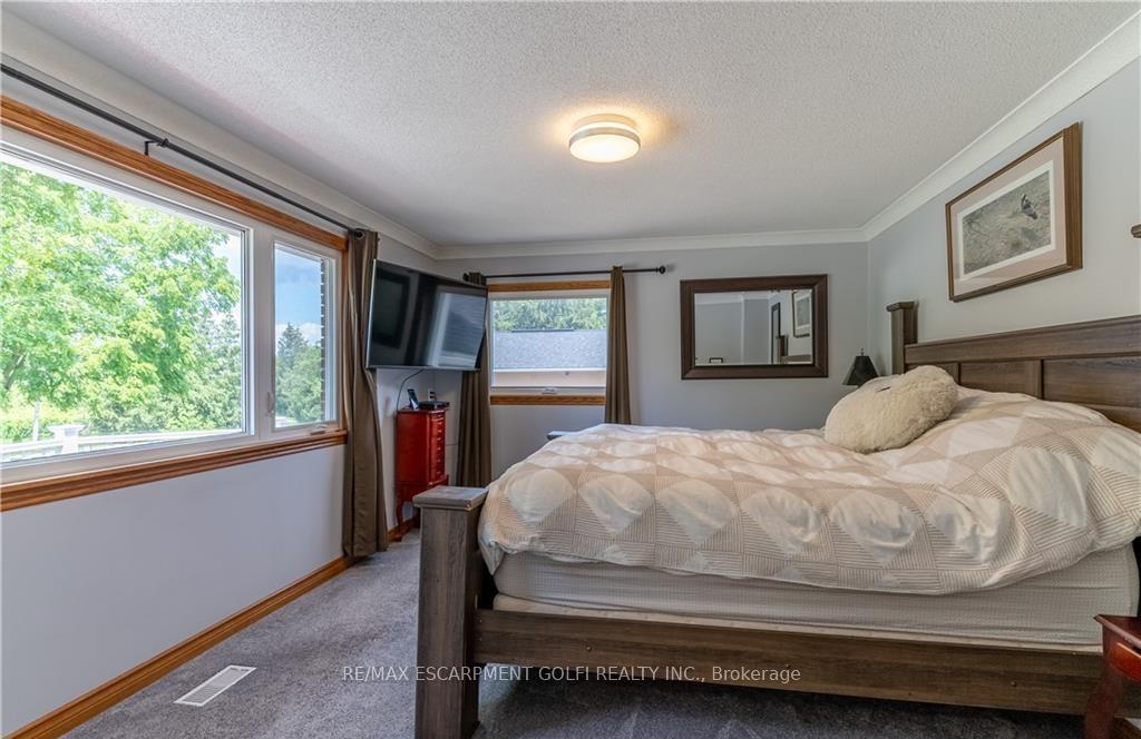 Photo 4 of Unit 2, 3999 Locust Lane, Lincoln, Lincoln Lake — HOMEH