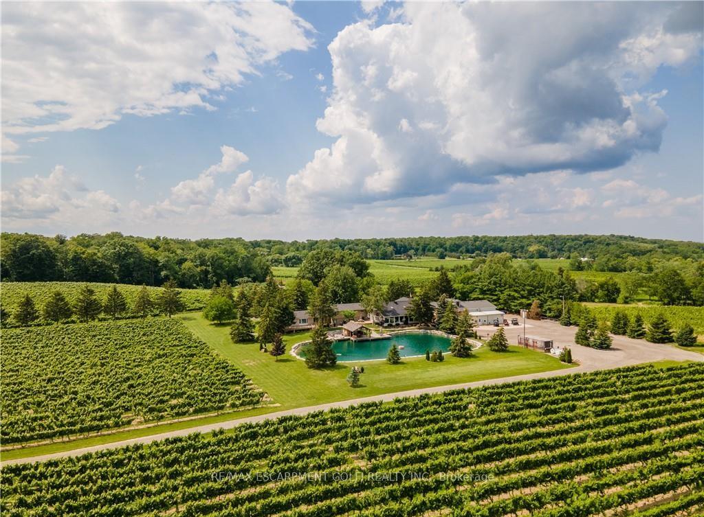 Photo 8 of Unit 2, 3999 Locust Lane, Lincoln, Lincoln Lake — HOMEH