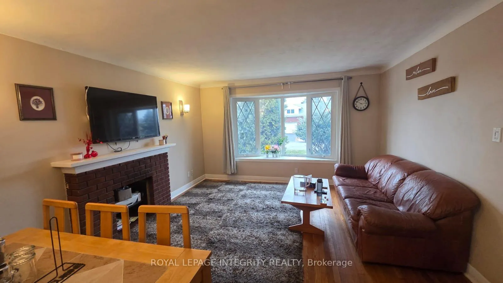Photo 3 of Unit 1, 176 Oakridge Boulevard, Ottawa, Meadowlands/Crestview — HOMEH