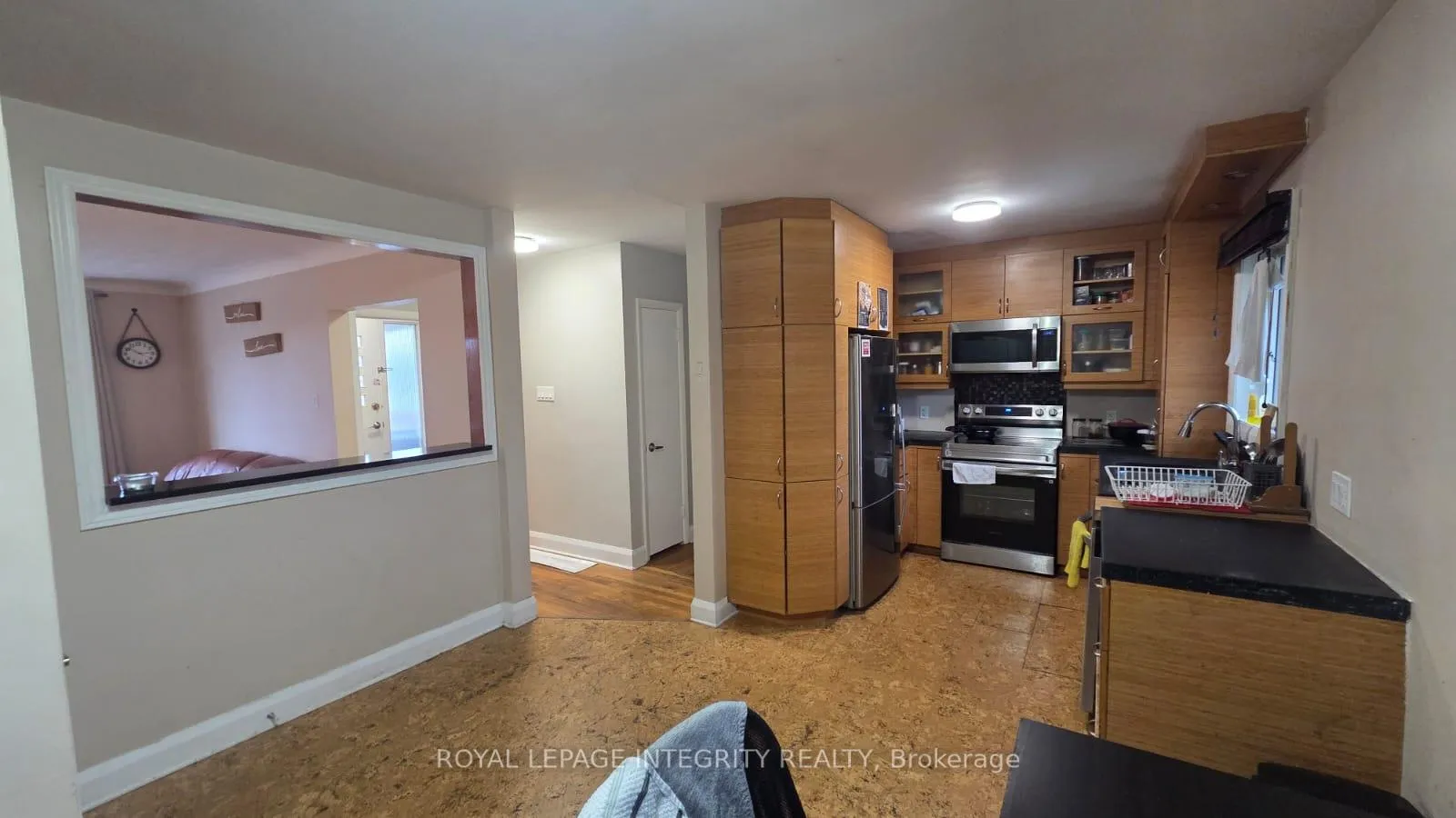 Photo 5 of Unit 1, 176 Oakridge Boulevard, Ottawa, Meadowlands/Crestview — HOMEH