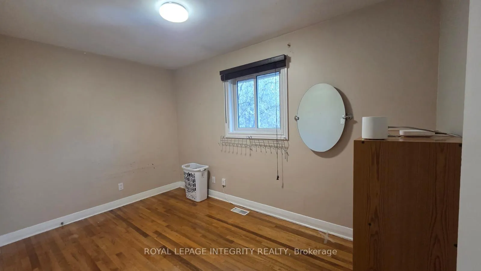 Photo 8 of Unit 1, 176 Oakridge Boulevard, Ottawa, Meadowlands/Crestview — HOMEH