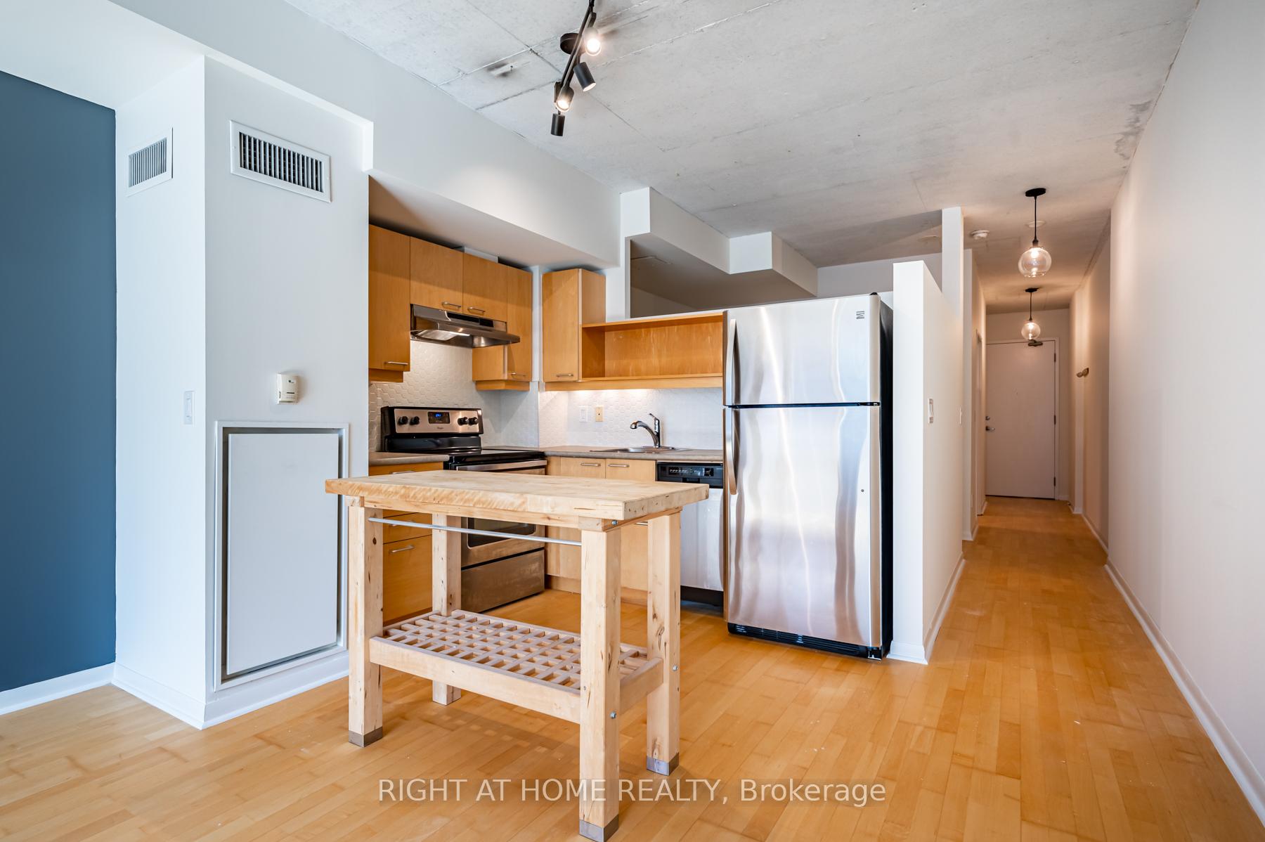 Photo 7 of Unit 726, 333 Adelaide Street E, Toronto, Moss Park — HOMEH