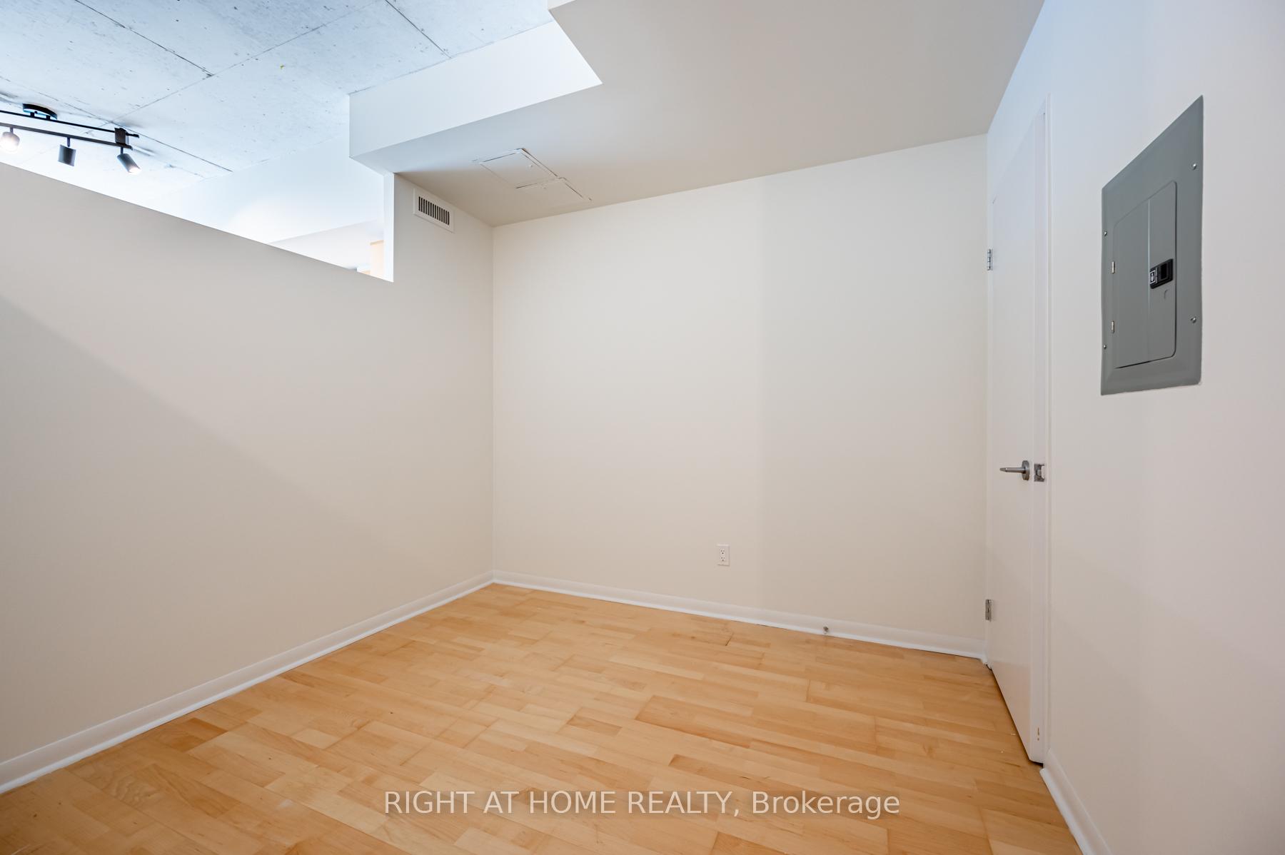 Photo 15 of Unit 726, 333 Adelaide Street E, Toronto, Moss Park — HOMEH