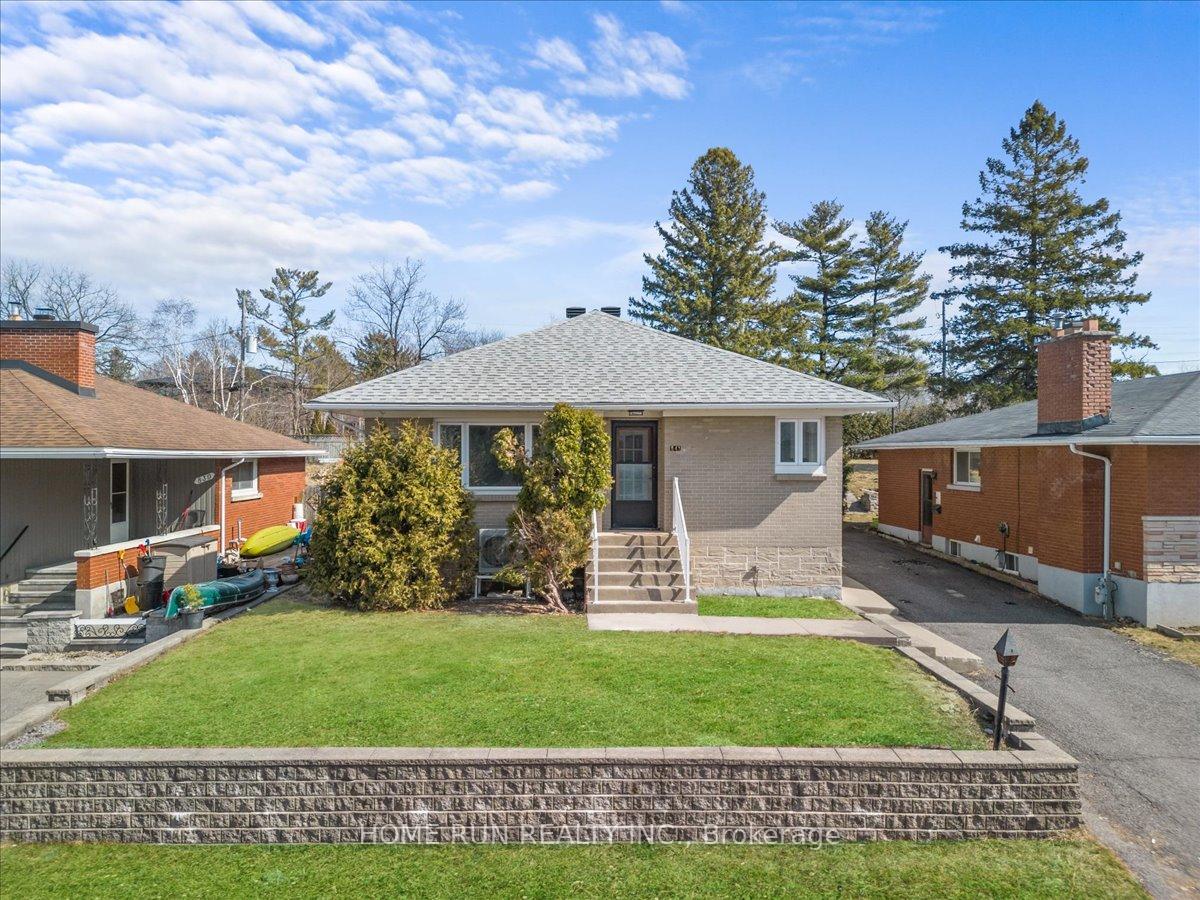 Photo 1 of 841 Iroquois Road, Ottawa, McKellar Heights/Glabar Park — HOMEH