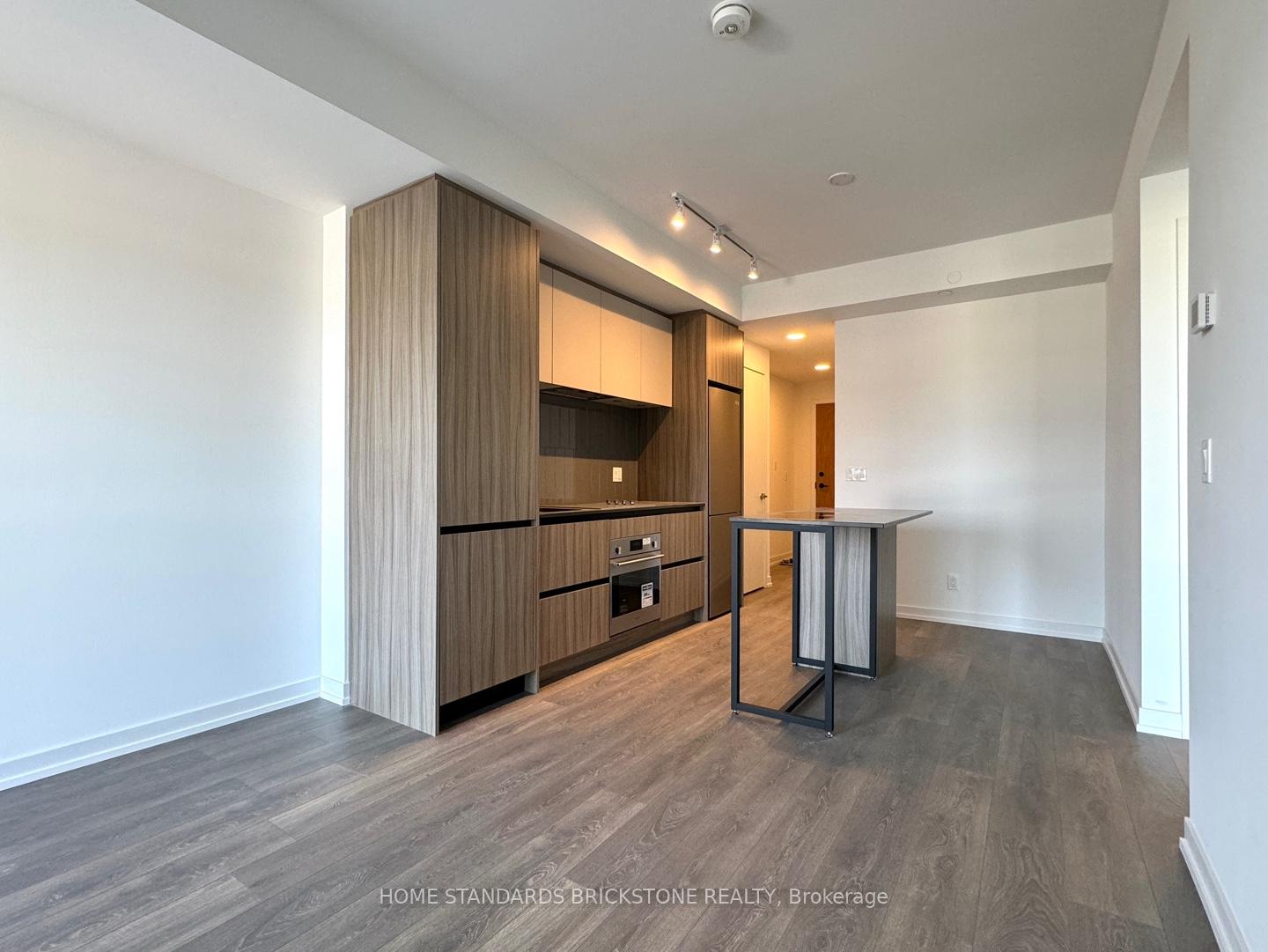 Photo 17 of Unit 501, 8 Beverley Glen Boulevard, Vaughan, Beverley Glen — HOMEH