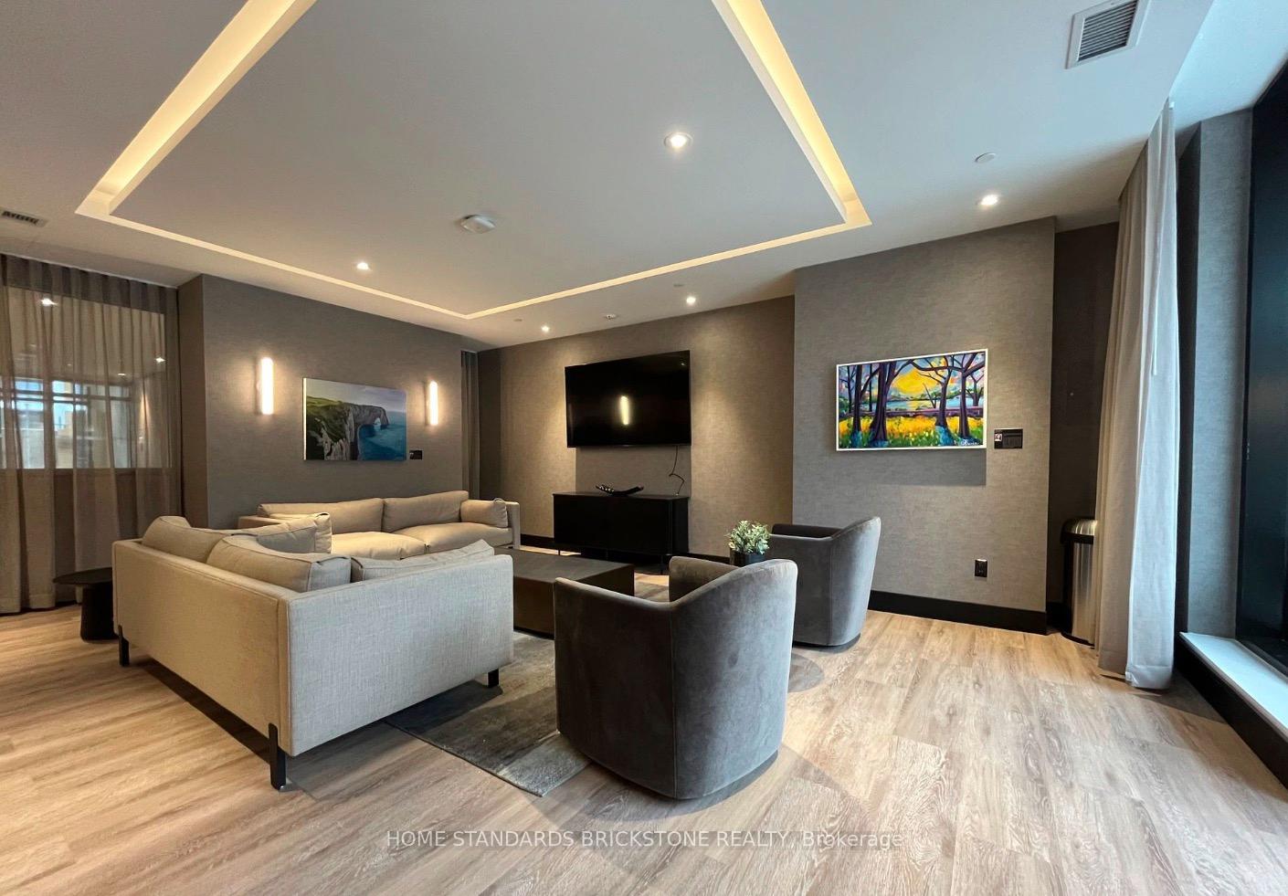 Photo 10 of Unit 501, 8 Beverley Glen Boulevard, Vaughan, Beverley Glen — HOMEH