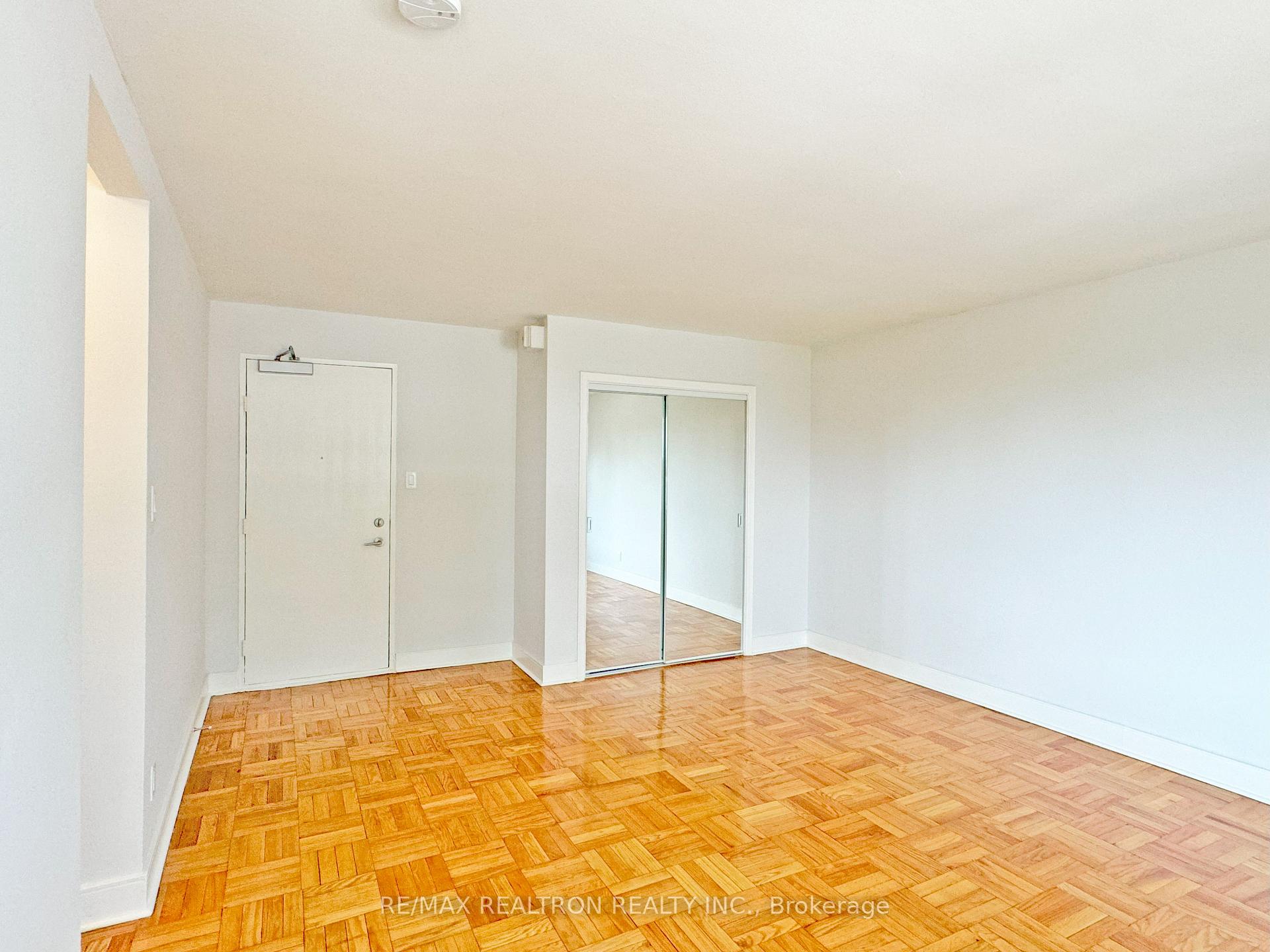 Photo 4 of Unit 509, 1545 Bathurst Street, Toronto, Forest Hill South — HOMEH