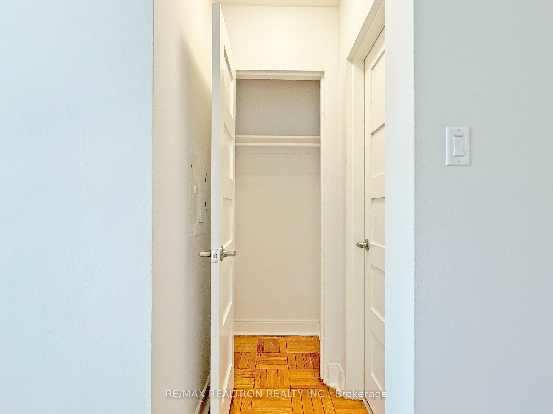 Photo 3 of Unit 509, 1545 Bathurst Street, Toronto, Forest Hill South — HOMEH