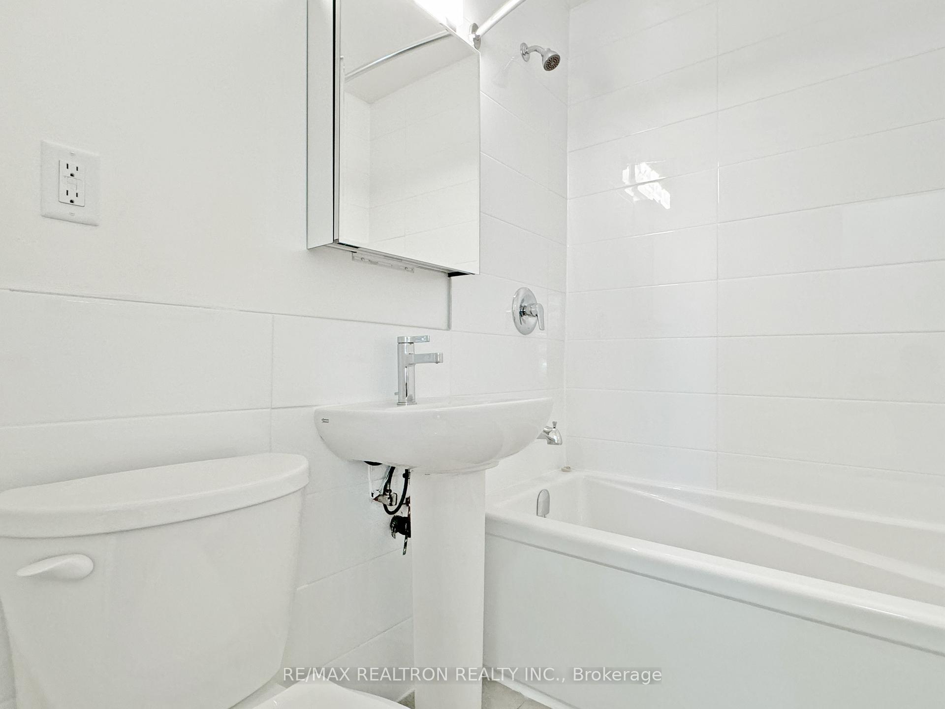 Photo 8 of Unit 509, 1545 Bathurst Street, Toronto, Forest Hill South — HOMEH