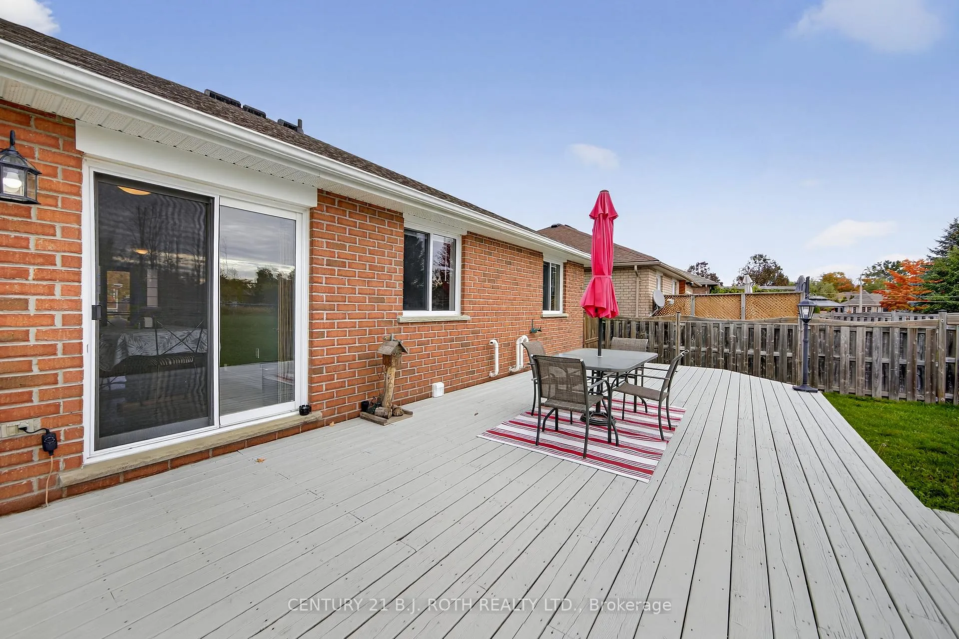 Photo 7 of 655 Glen Cedar Crescent, Innisfil, Rural Innisfil — HOMEH