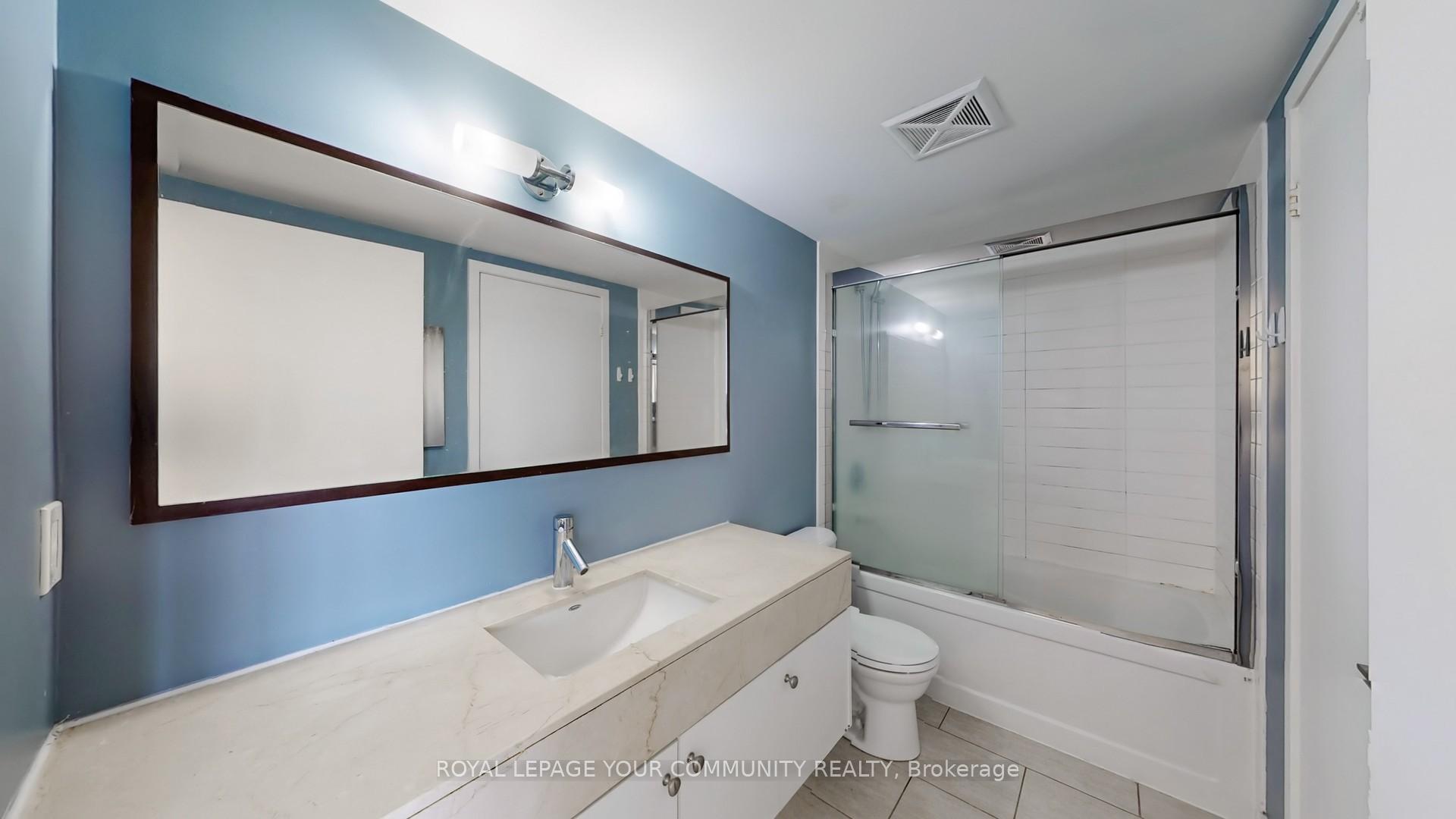 Photo 11 of Unit 2305, 126 Simcoe Street, Toronto, Waterfront Communities — HOMEH