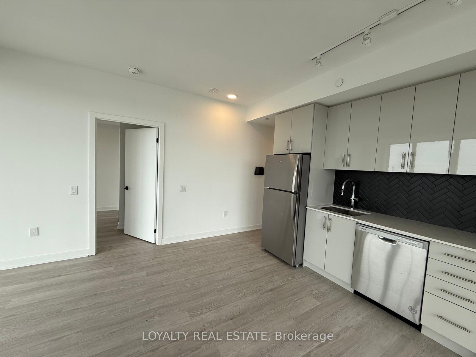 Photo 12 of Unit 307, 2782 Barton Street E, Hamilton, Riverdale — HOMEH