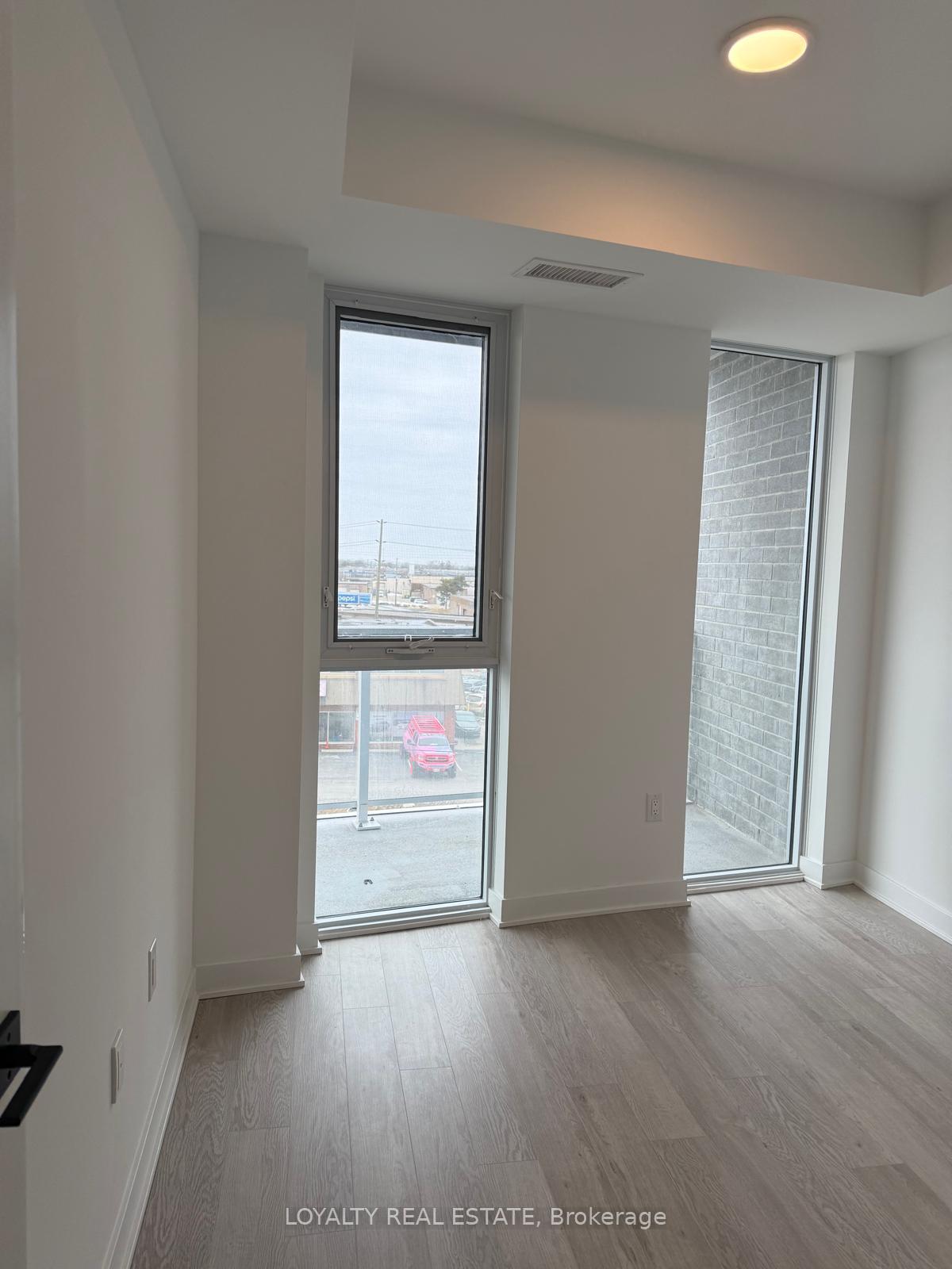 Photo 19 of Unit 307, 2782 Barton Street E, Hamilton, Riverdale — HOMEH