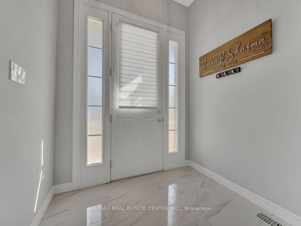 Photo 5 of 640 Florencedale Crescent, Kitchener — HOMEH
