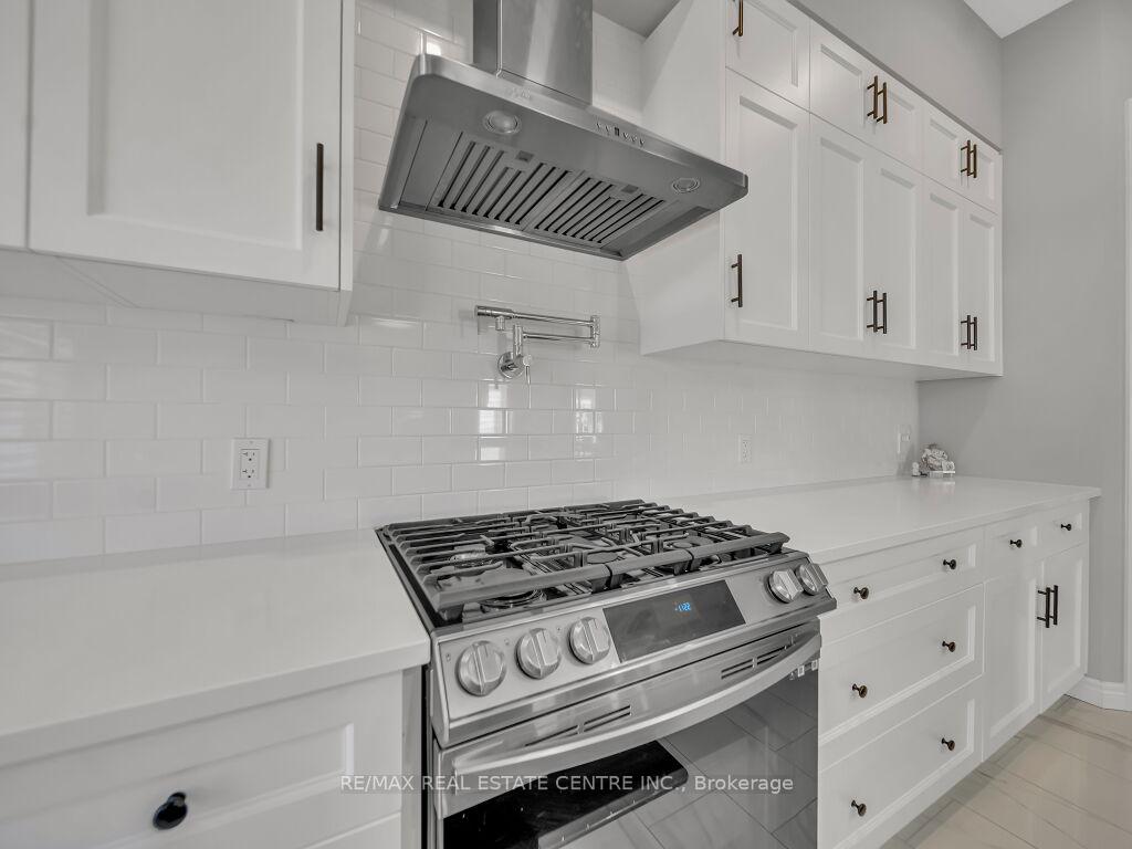 Photo 13 of 640 Florencedale Crescent, Kitchener — HOMEH