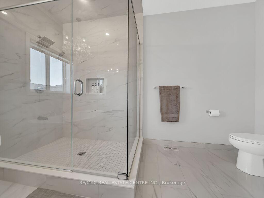 Photo 23 of 640 Florencedale Crescent, Kitchener — HOMEH
