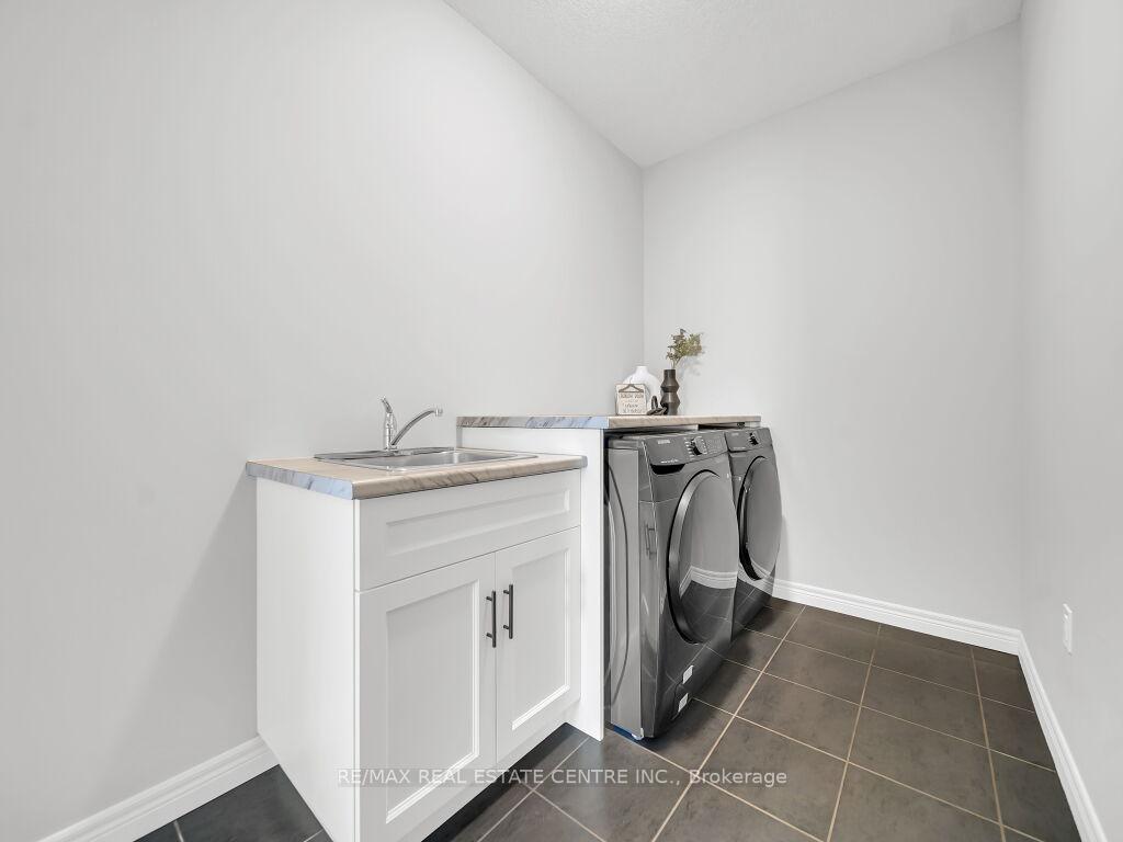 Photo 34 of 640 Florencedale Crescent, Kitchener — HOMEH