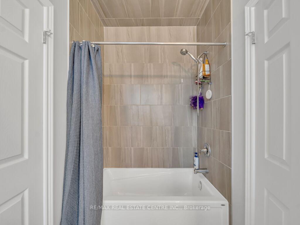 Photo 35 of 640 Florencedale Crescent, Kitchener — HOMEH