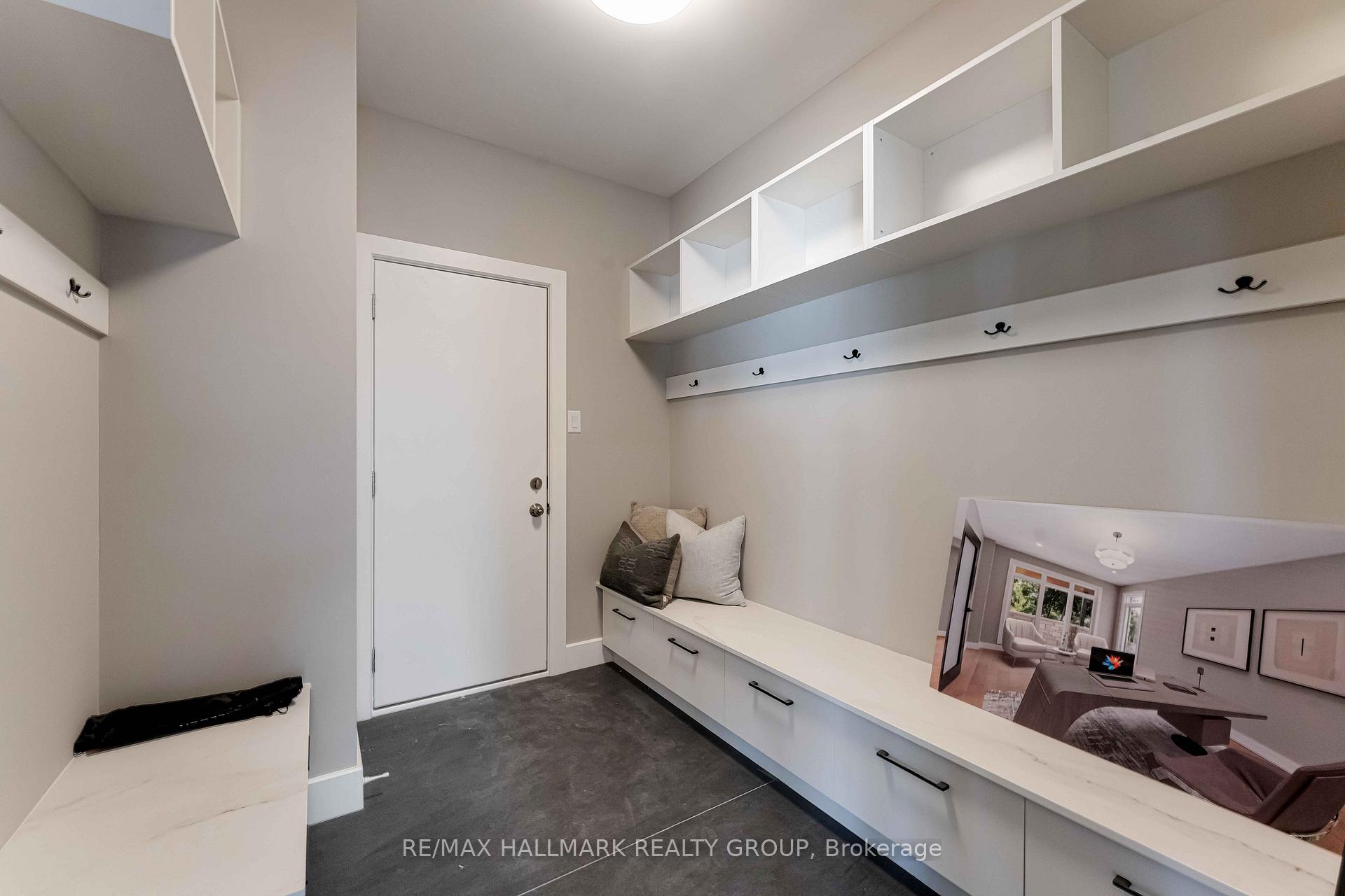 Photo 6 of 110 Theberge Private, Ottawa, Meadowlands/St. Claire Gardens — HOMEH