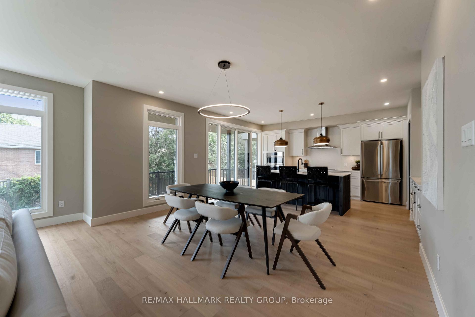 Photo 8 of 110 Theberge Private, Ottawa, Meadowlands/St. Claire Gardens — HOMEH