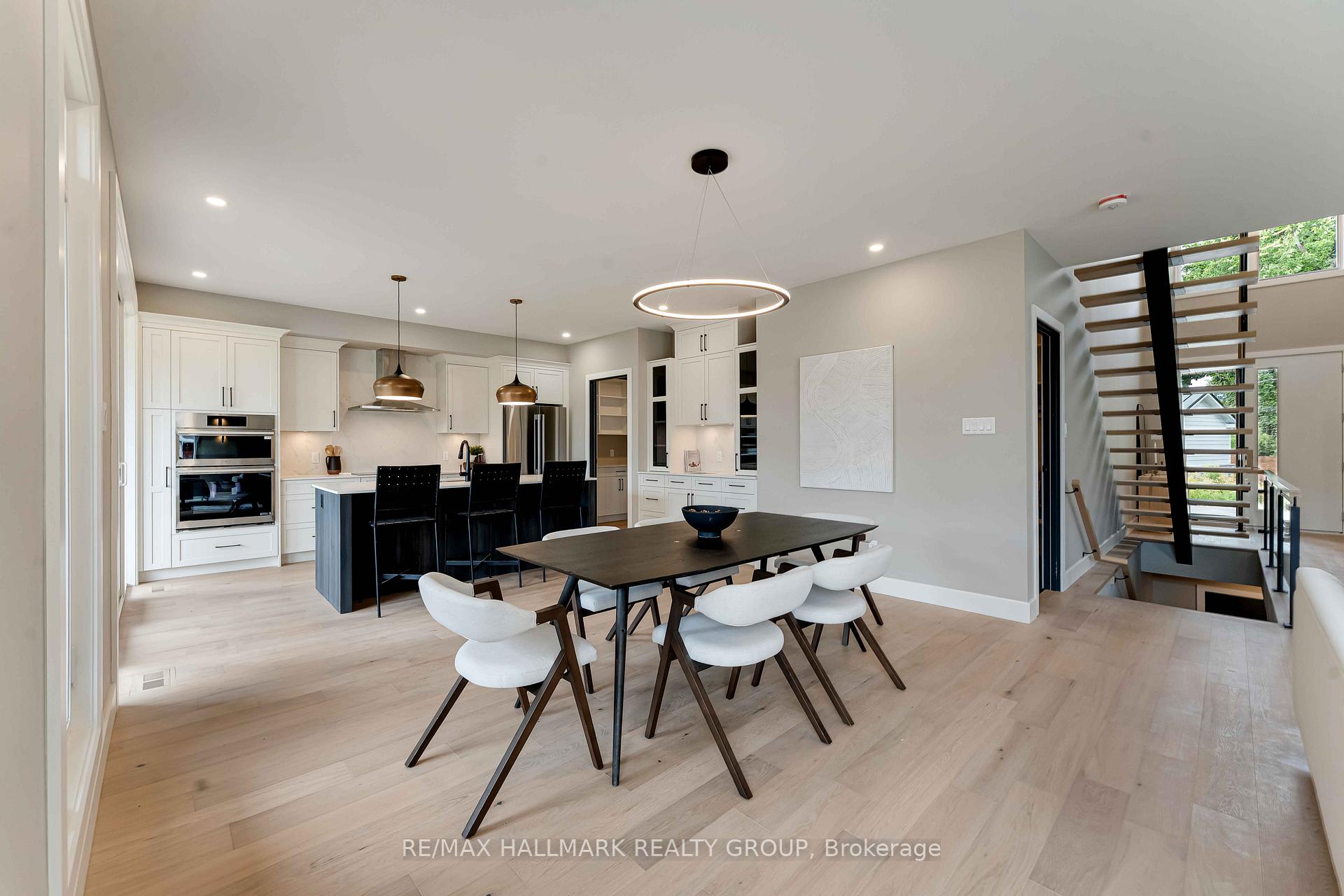Photo 9 of 110 Theberge Private, Ottawa, Meadowlands/St. Claire Gardens — HOMEH