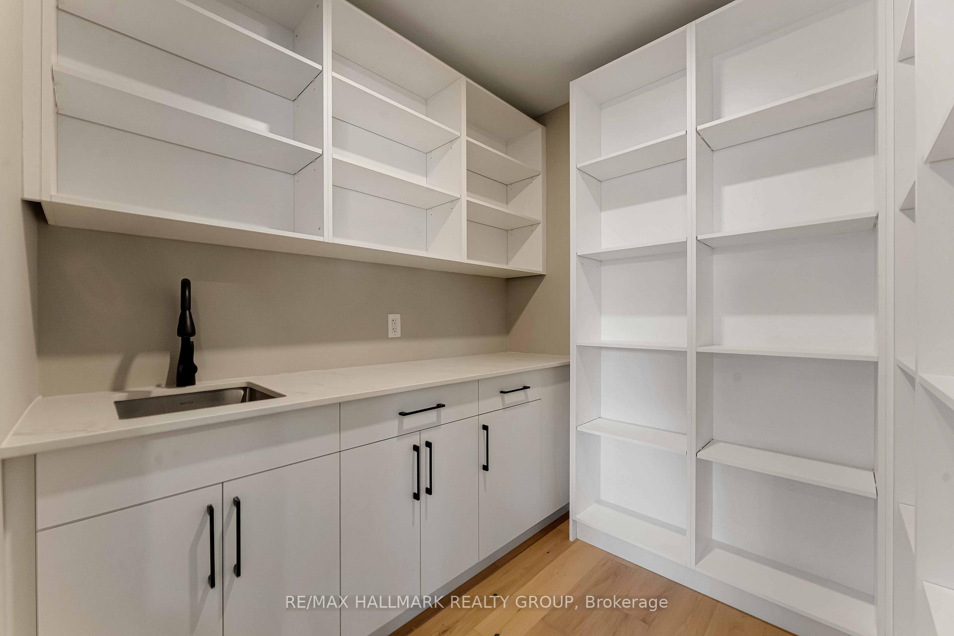 Photo 13 of 110 Theberge Private, Ottawa, Meadowlands/St. Claire Gardens — HOMEH