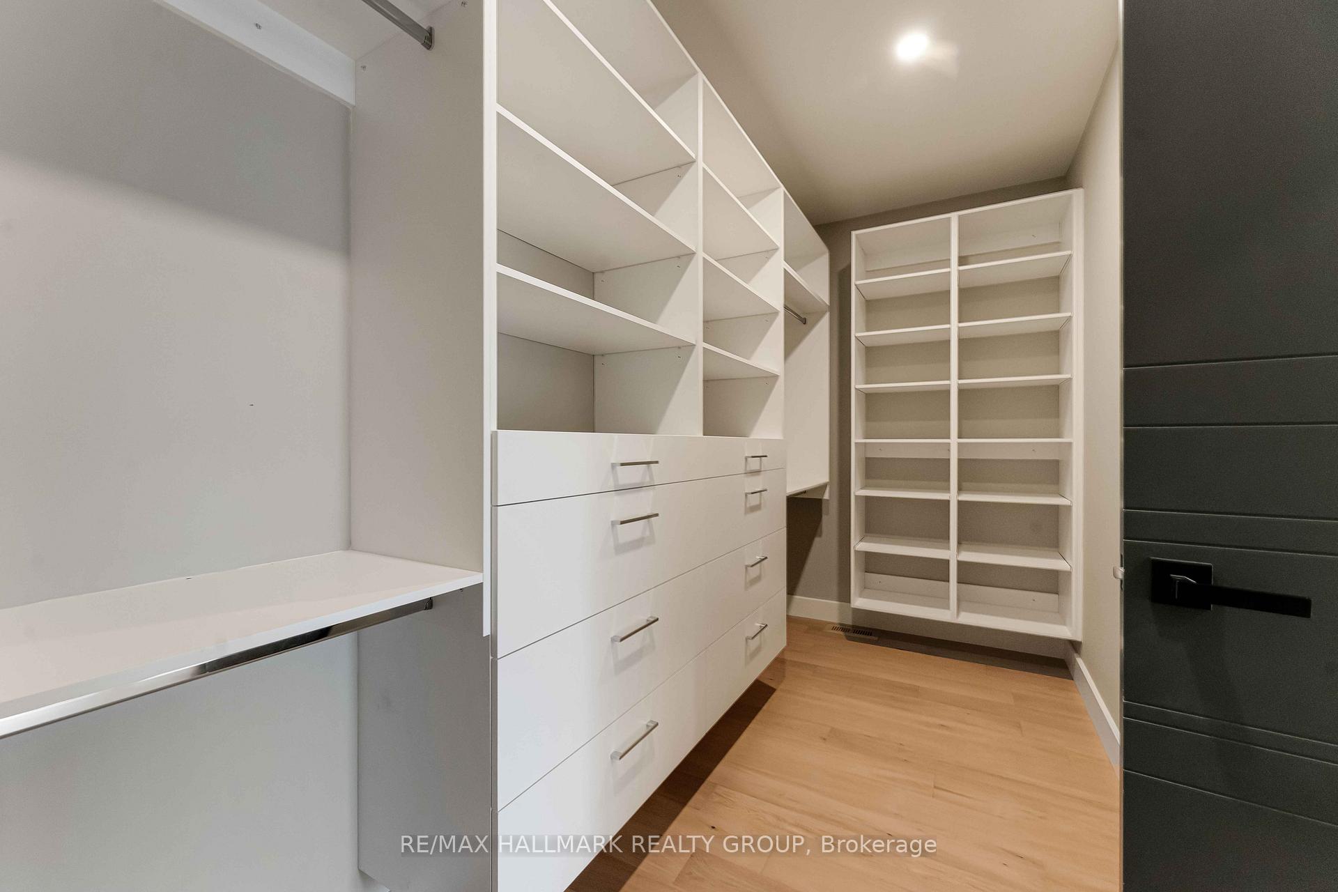 Photo 17 of 110 Theberge Private, Ottawa, Meadowlands/St. Claire Gardens — HOMEH