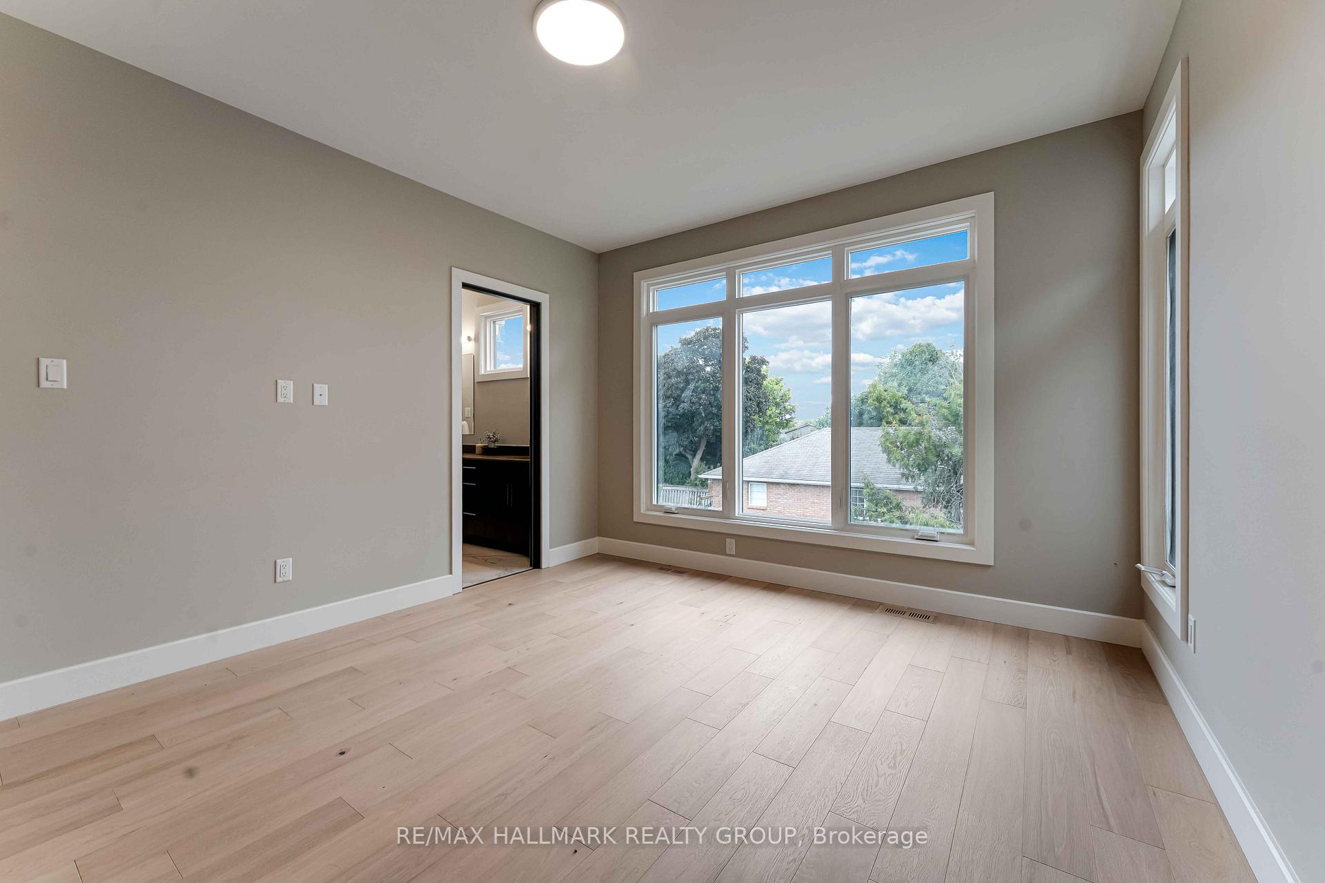 Photo 22 of 110 Theberge Private, Ottawa, Meadowlands/St. Claire Gardens — HOMEH