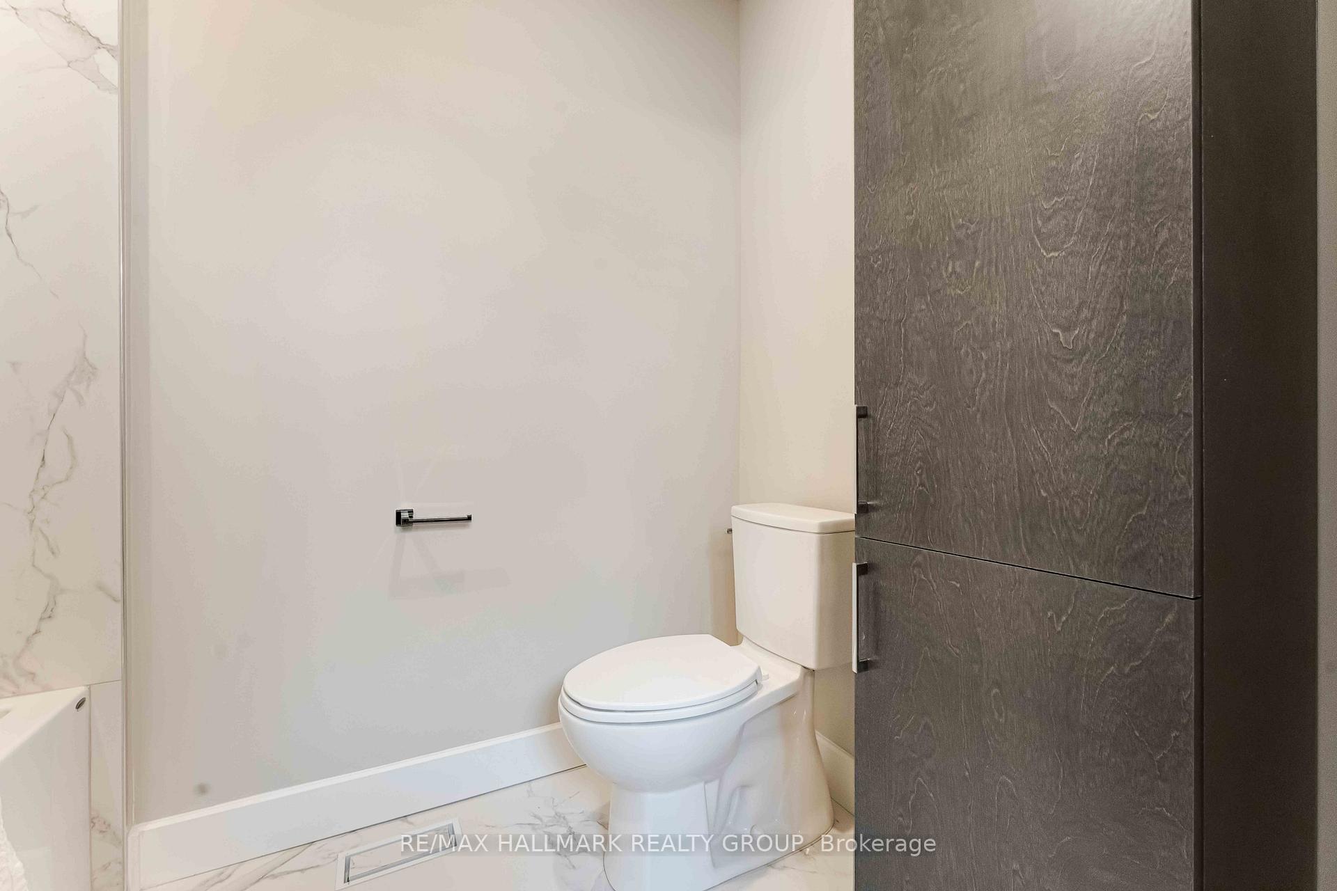 Photo 24 of 110 Theberge Private, Ottawa, Meadowlands/St. Claire Gardens — HOMEH