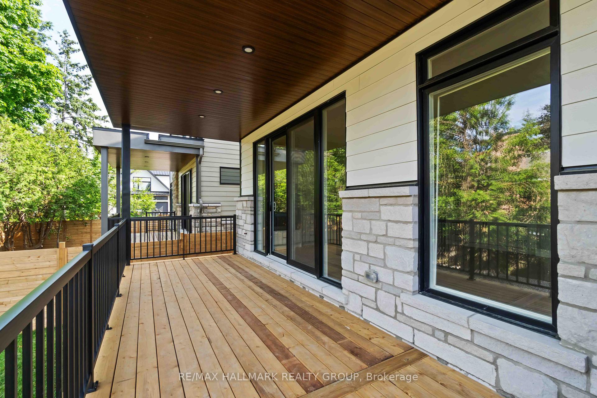 Photo 34 of 110 Theberge Private, Ottawa, Meadowlands/St. Claire Gardens — HOMEH