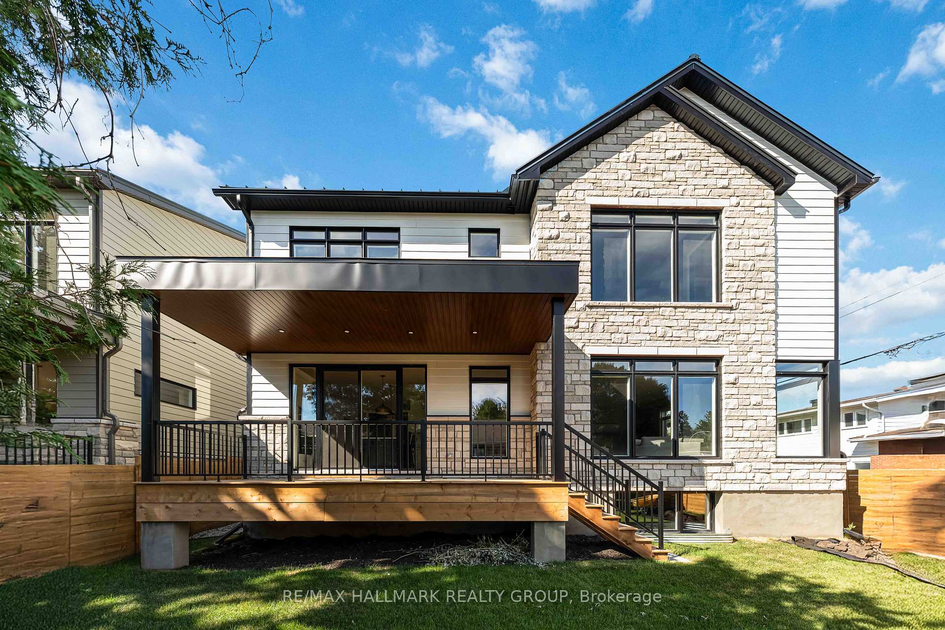 Photo 35 of 110 Theberge Private, Ottawa, Meadowlands/St. Claire Gardens — HOMEH
