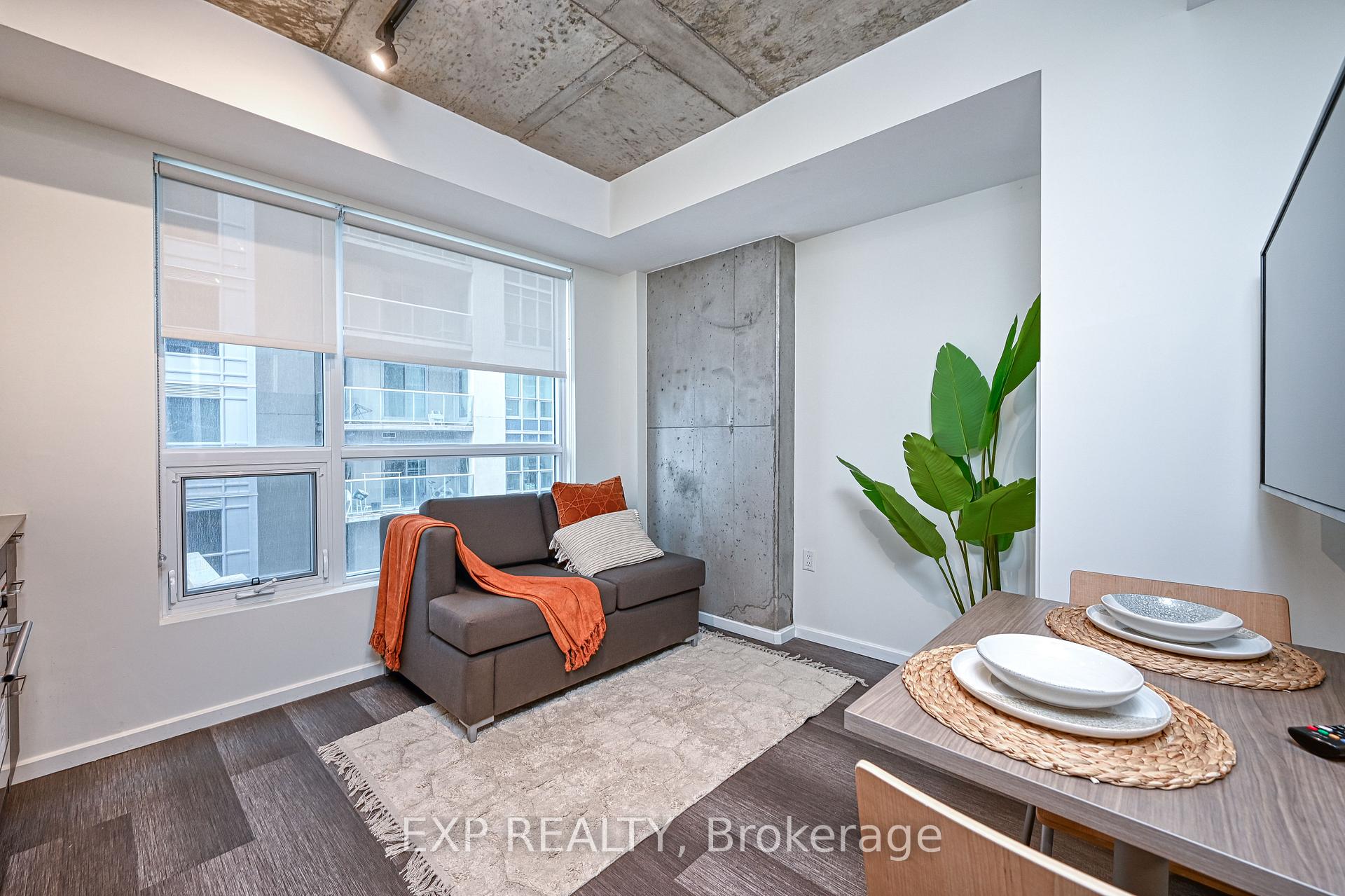 Front of Unit R502-A, 211 Besserer Street