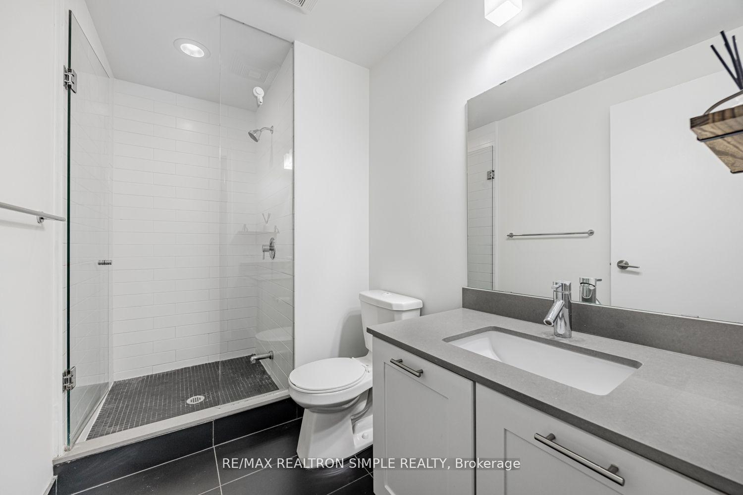 Photo 15 of Unit 926, 169 Fort York Boulevard, Toronto, Waterfront Communities — HOMEH