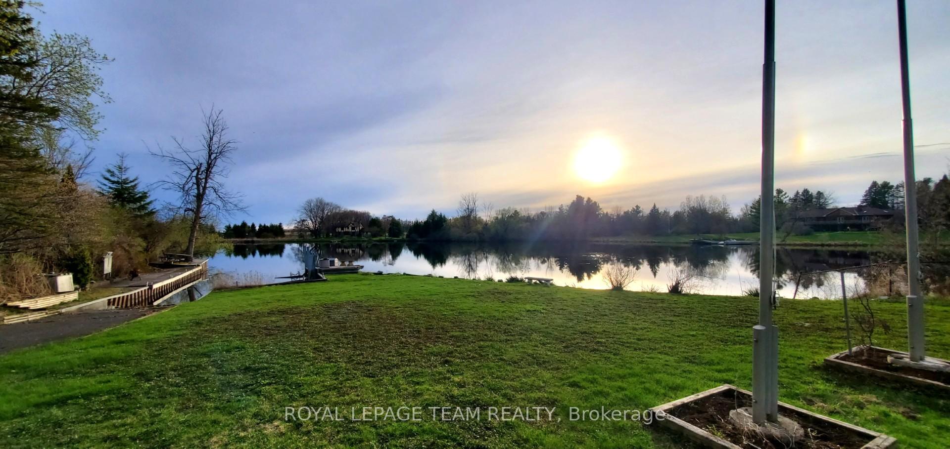 Photo 17 of Unit B, 2064 River Road, Ottawa, Manotick East to Manotick Station — HOMEH