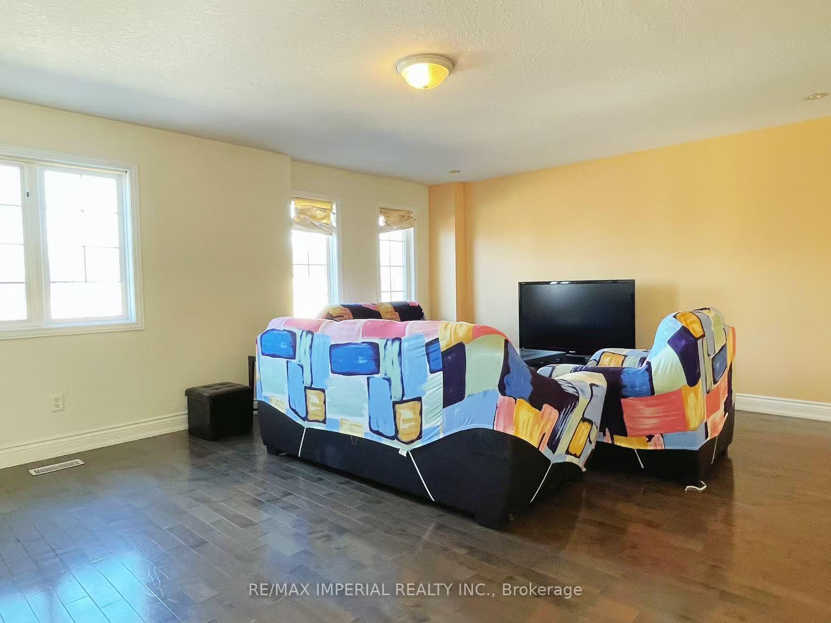 Photo 17 of Unit 11, 7 Southside Place, Hamilton, Mountview — HOMEH