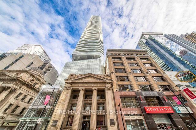 Front of Unit 1414, 197 Yonge Street