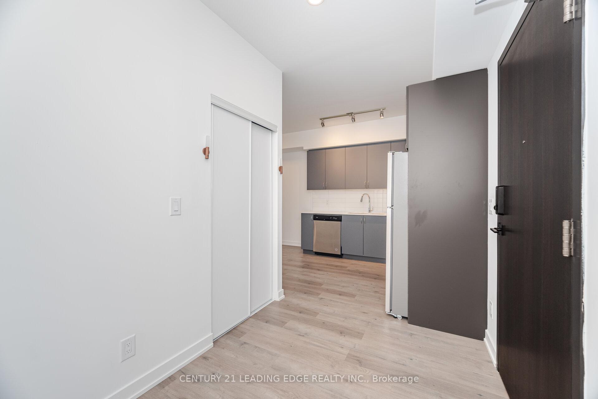 Photo 2 of Unit 613, 56 Lakeside Terrace, Barrie, Little Lake — HOMEH