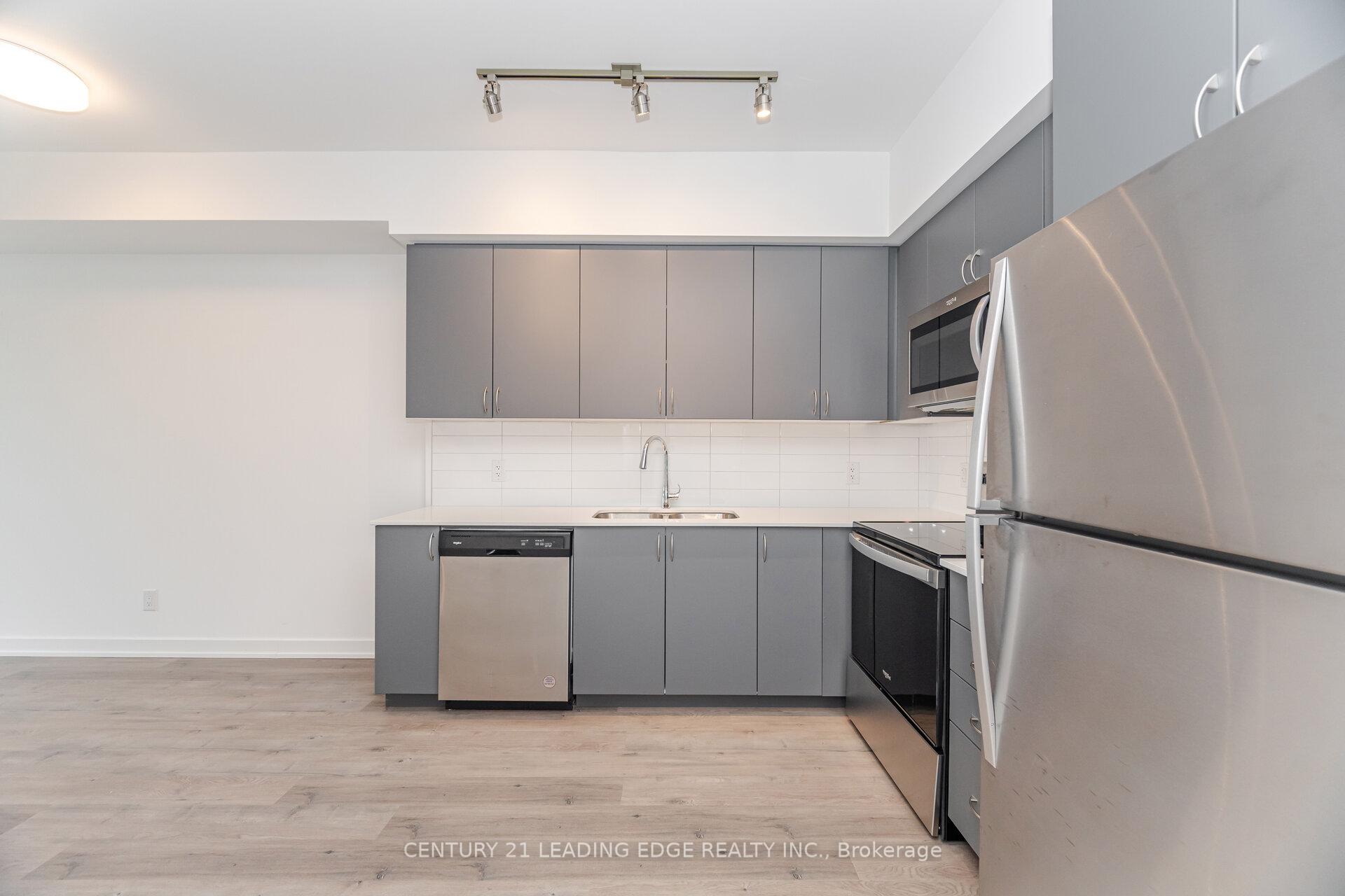 Photo 3 of Unit 613, 56 Lakeside Terrace, Barrie, Little Lake — HOMEH