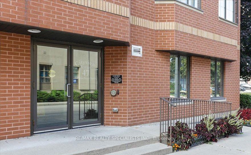 Photo 7 of Unit 203, 47 Caroline Street N, Hamilton, Central — HOMEH