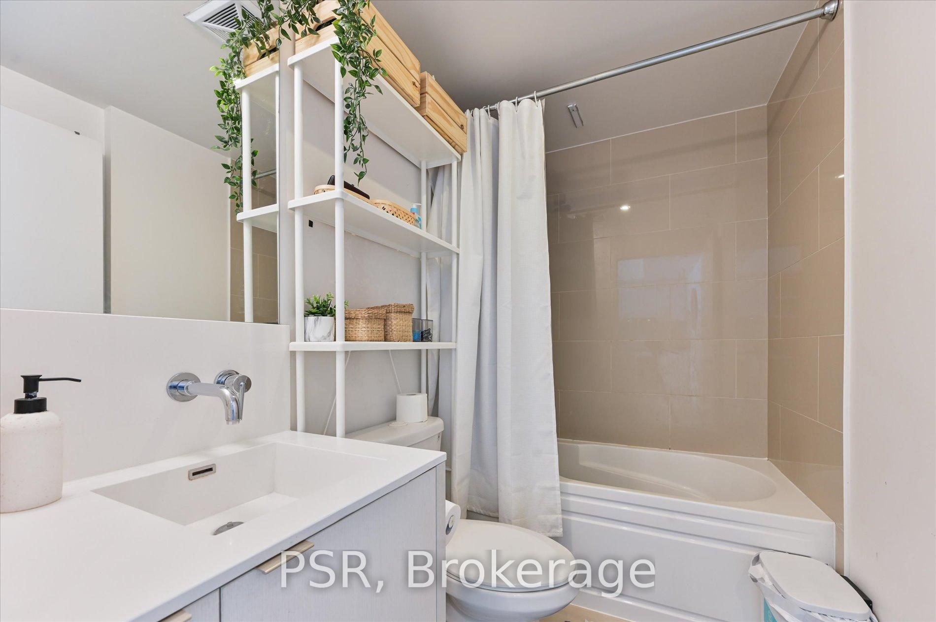 Photo 10 of Unit 2409, 88 Harbour Street, Toronto, Waterfront Communities — HOMEH
