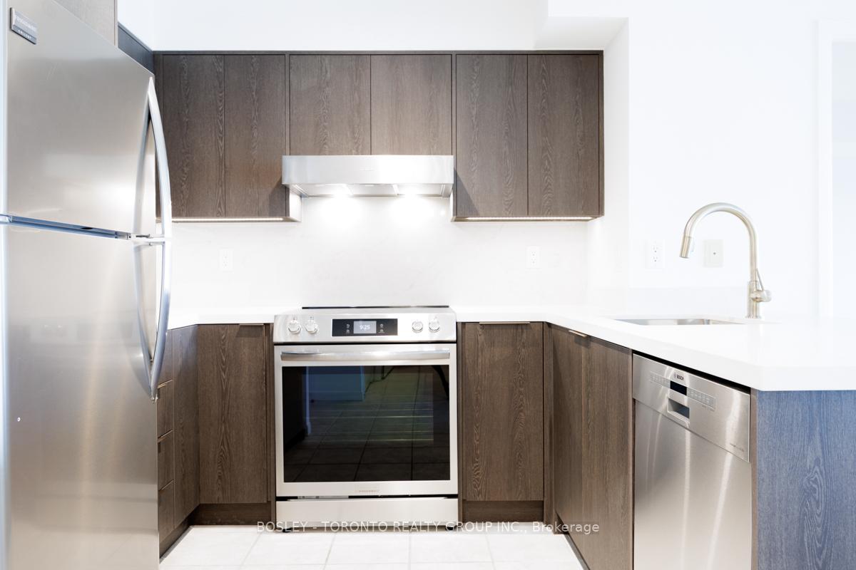 Photo 11 of Unit 610, 219 Fort York Boulevard, Toronto, Niagara — HOMEH