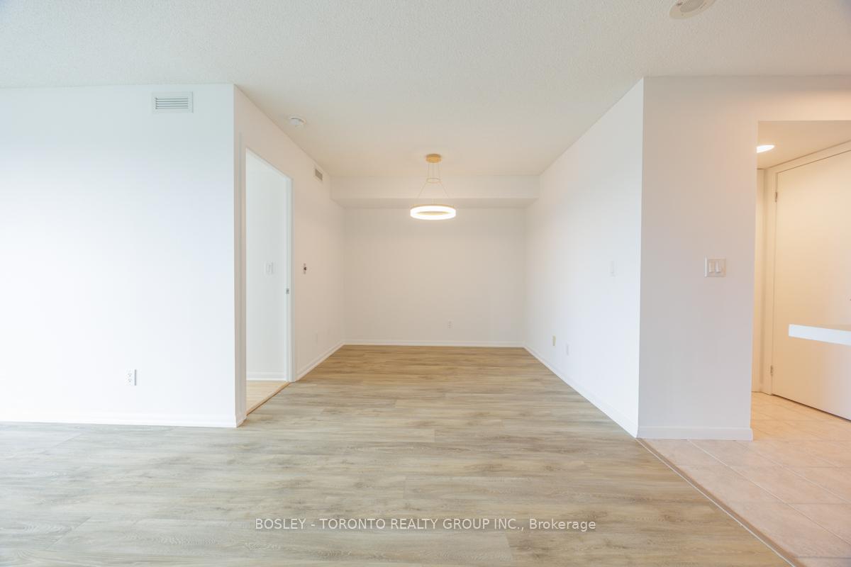 Photo 8 of Unit 610, 219 Fort York Boulevard, Toronto, Niagara — HOMEH