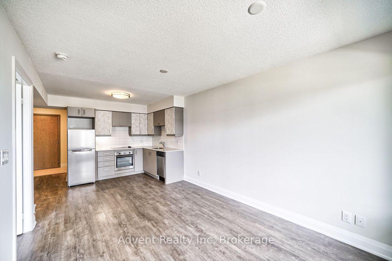 Photo 2 of Unit 725, 18 Uptown Drive, Markham, Unionville — HOMEH