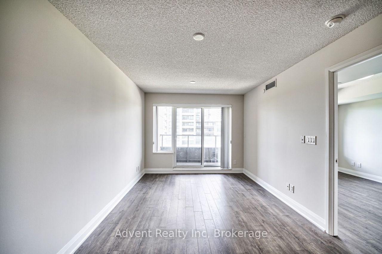 Photo 7 of Unit 725, 18 Uptown Drive, Markham, Unionville — HOMEH