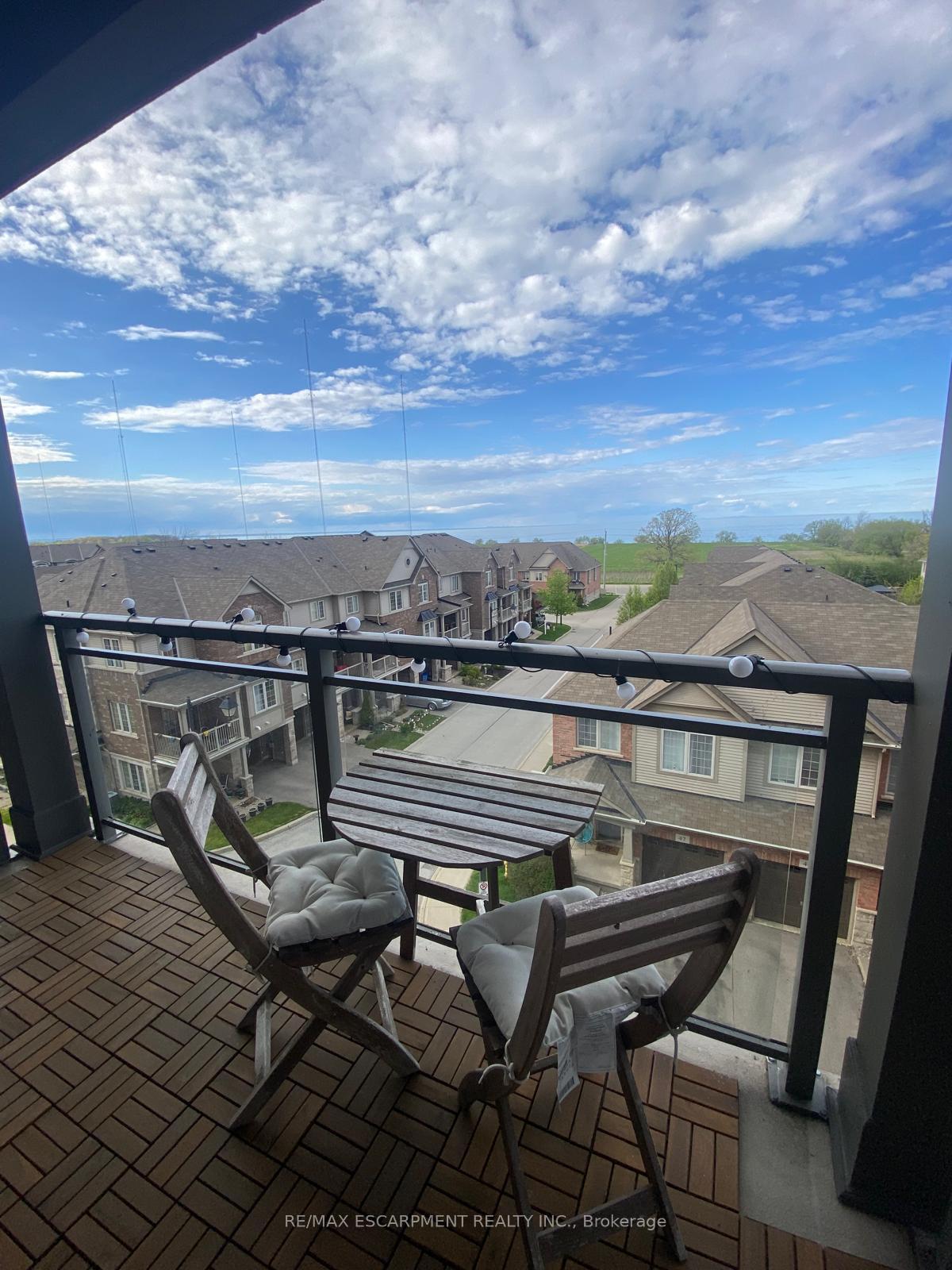 Photo 5 of Unit 404, 520 North Service Road, Grimsby, Grimsby Beach — HOMEH