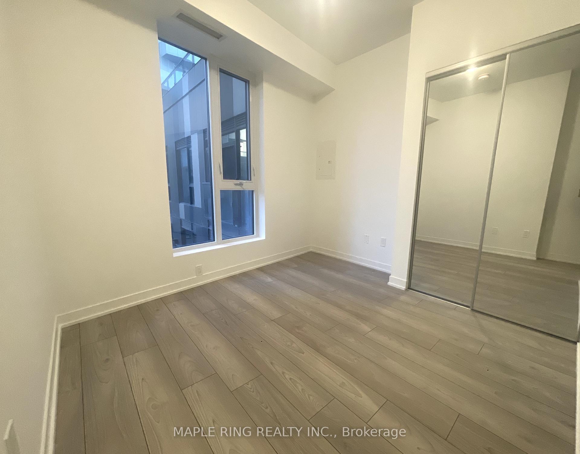 Photo 3 of Unit 425, 10 Abeja Street, Vaughan, Concord — HOMEH
