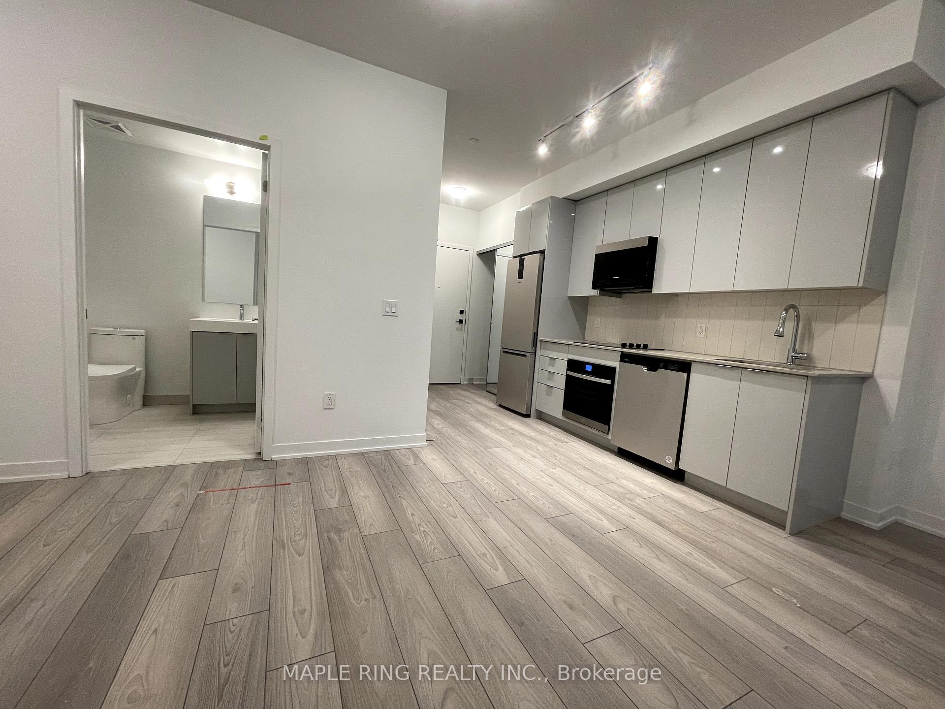 Photo 5 of Unit 425, 10 Abeja Street, Vaughan, Concord — HOMEH