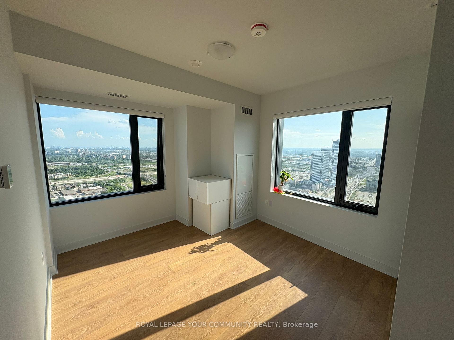 Photo 6 of Unit 4804, 2920 Highway 7, Vaughan, Concord — HOMEH