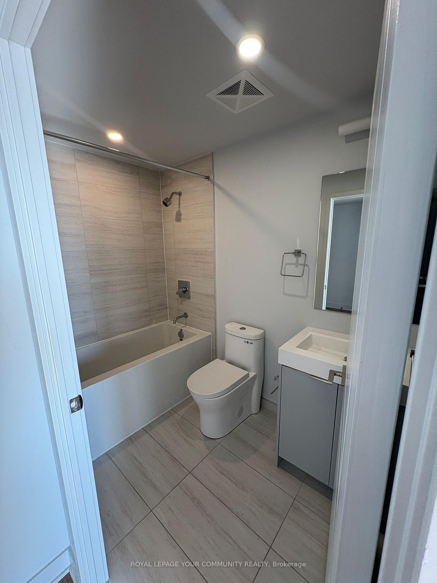 Photo 8 of Unit 4804, 2920 Highway 7, Vaughan, Concord — HOMEH